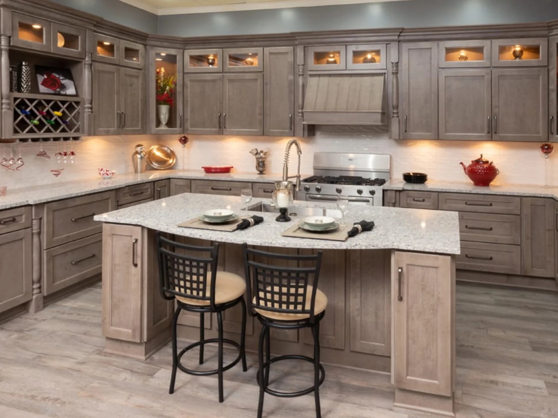 Kitchen with Newtown Gray Shaker Style Assembled Kitchen Cabinets